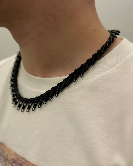 schwarz black